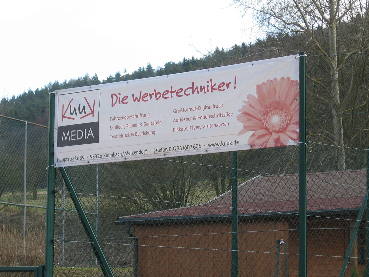 Mesh Banner als Tennisplatzwerbung