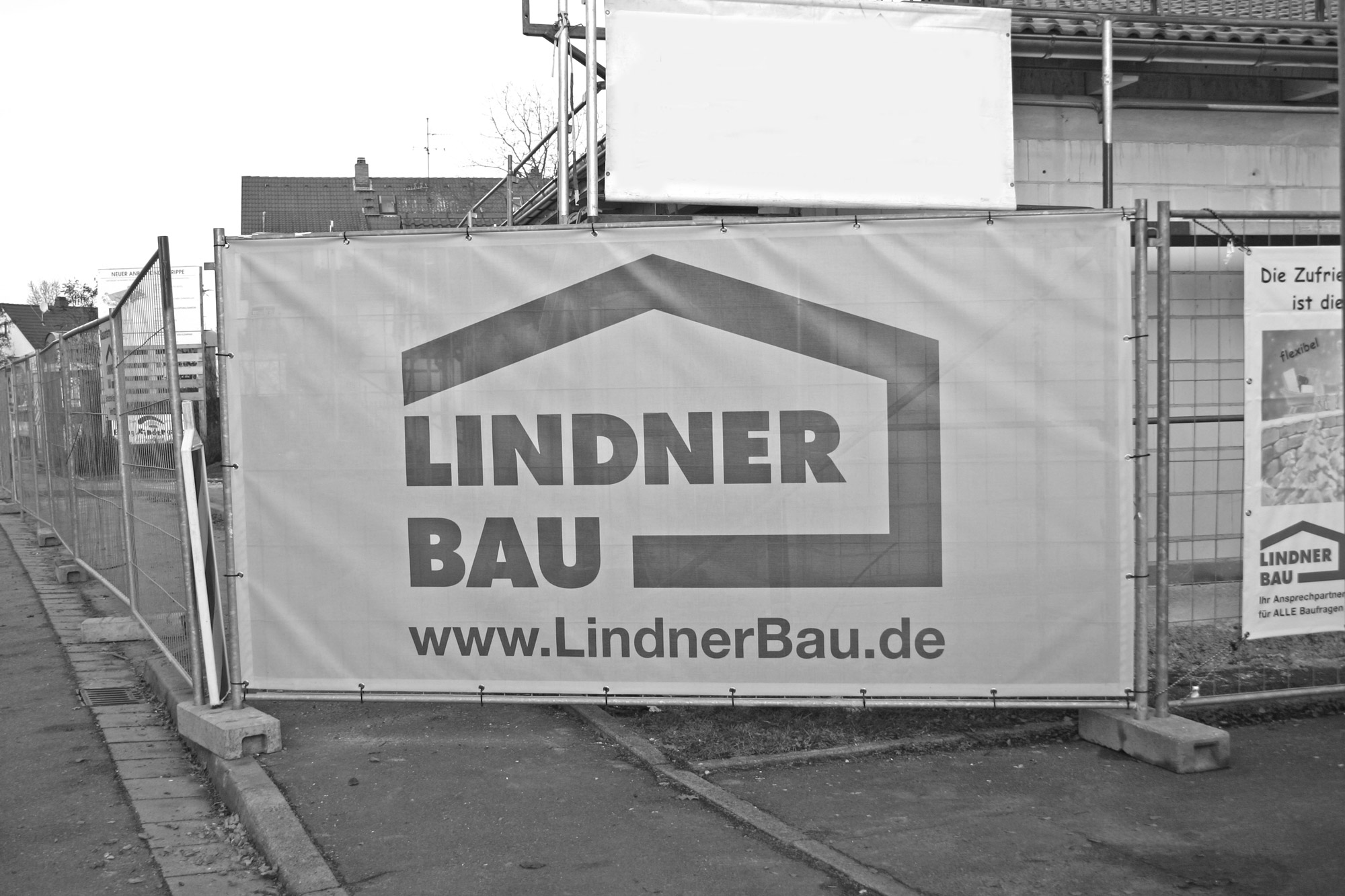 Bauzaunbanner aus Mesh